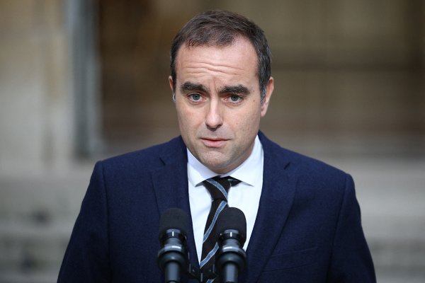 鳄鱼配资 辞去法国总理的勒科尔尼只有48小时，能谈出什么？